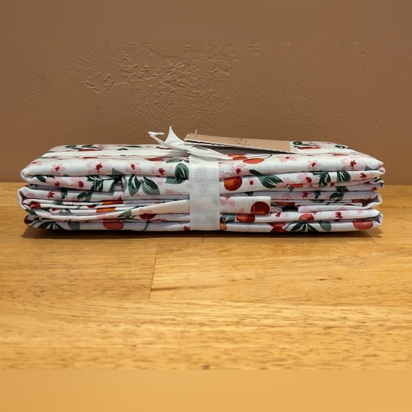 NWTS Love & Lace By Indigo Home Set of 4  Napkins With Cherry Floral Accents. - Picture 5 of 5